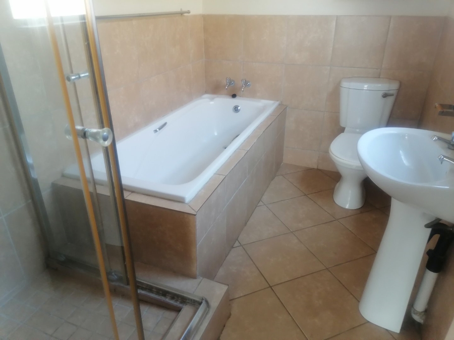To Let 3 Bedroom Property for Rent in Pinehaven Free State